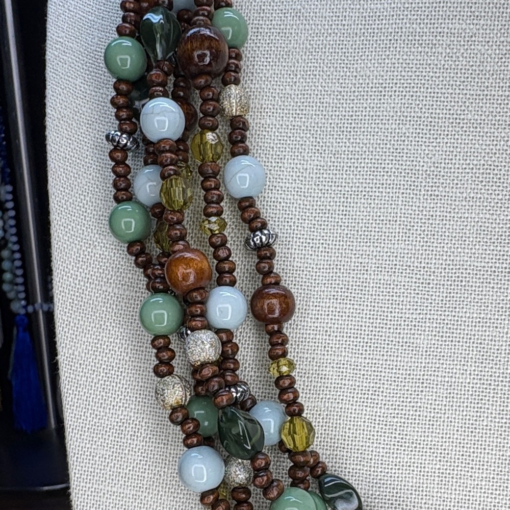 Chic Multistrand Beaded Necklace - Picture 4 of 7